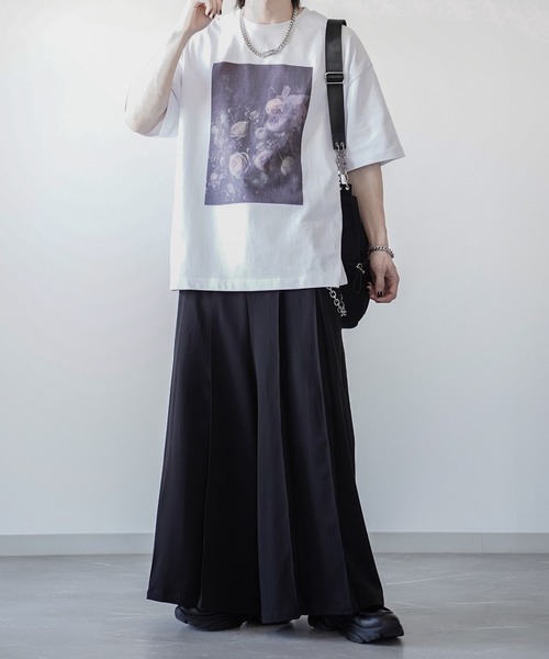 ELLUV(エルブ)の「【ELLUV/エルヴ】ブリリアントグラフィック オーバーサイズ半袖Tシャツ(Tシャツ/カットソー・メンズ・ホワイト系その他3/ホワイト系その他/ホワイト系その他2/ブラック系その他2/ブラック系その他3/ブラック系その他・S/L/M)」の9枚目の写真