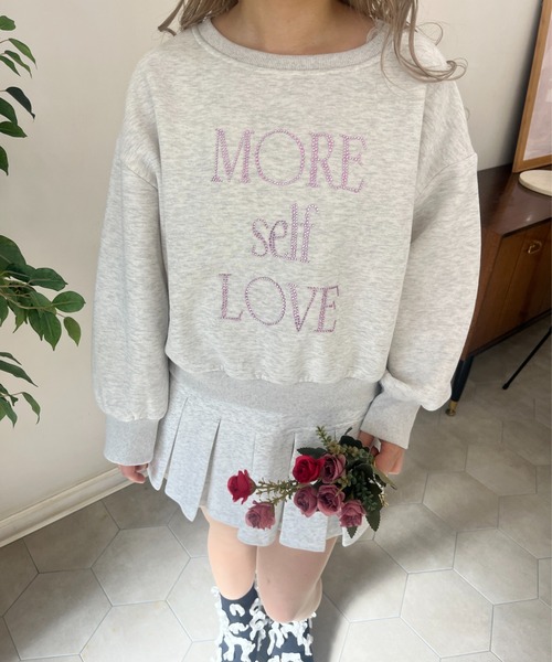 MORE self LOVE(モアセルフラブ)の「MORE self LOVE logo rhinestone sweat(スウェット・レディース・ライトグレー/ホワイト/ベージュ・FREE)」の1枚目の写真