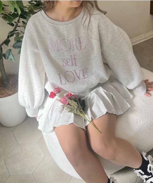 MORE self LOVE(モアセルフラブ)の「MORE self LOVE logo rhinestone sweat(スウェット・レディース・ライトグレー/ホワイト/ベージュ・FREE)」の13枚目の写真
