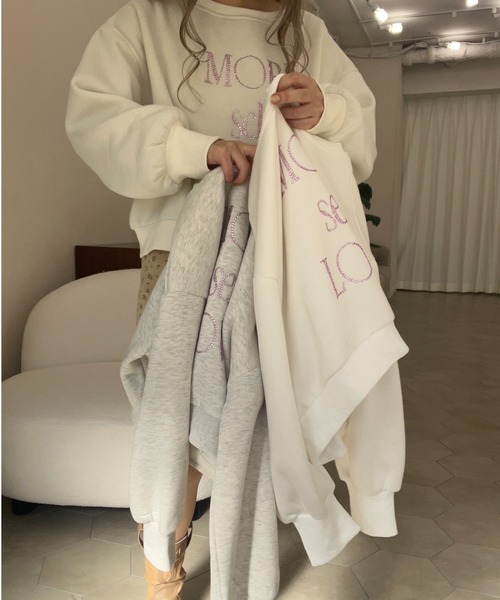 MORE self LOVE(モアセルフラブ)の「MORE self LOVE logo rhinestone sweat(スウェット・レディース・ライトグレー/ホワイト/ベージュ・FREE)」の7枚目の写真
