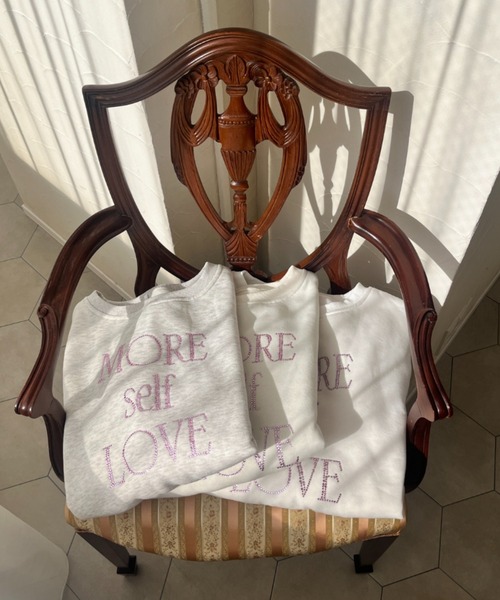 MORE self LOVE(モアセルフラブ)の「MORE self LOVE logo rhinestone sweat(スウェット・レディース・ライトグレー/ホワイト/ベージュ・FREE)」の14枚目の写真