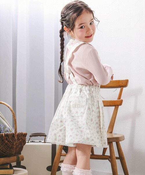 SLAP SLIP（スラップスリップ）の「花柄ツイルデニムサスペンダー付き裾レーススカパン(90~130cm)（スカート・キッズ・ホワイト系その他2/ネイビー/ベージュ・90cm/110cm/100cm/120cm/130cm）」の6枚目の写真