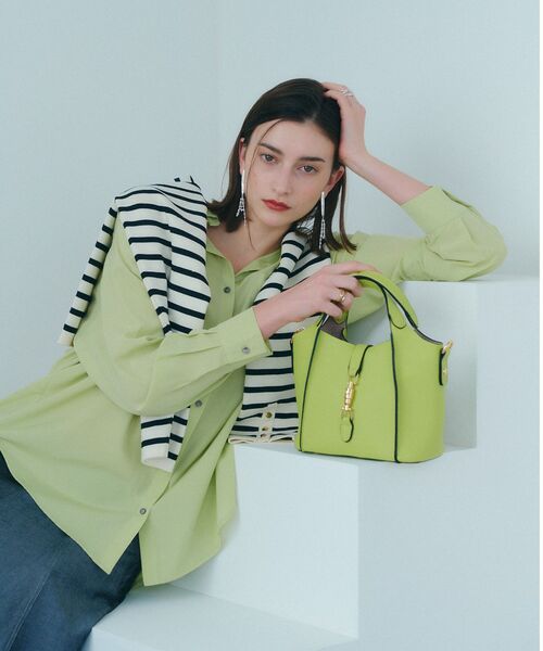 YECCA VECCA（イェッカヴェッカ）の「4wayミニバッグ（ハンドバッグ・レディース・ブラック/アイボリー/シルバー/ベージュ/グリーン系その他3/ラベンダー・FREE）」の5枚目の写真