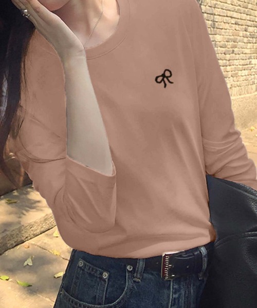 aimoha(アイモハ)の「リボン刺繍長袖カットソー(Tシャツ/カットソー・レディース・ブラック/ベージュ/グレー/ホワイト・FREE)」の2枚目の写真