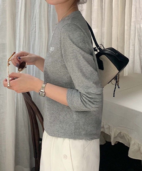 aimoha(アイモハ)の「リボン刺繍長袖カットソー(Tシャツ/カットソー・レディース・ブラック/ベージュ/グレー/ホワイト・FREE)」の1枚目の写真