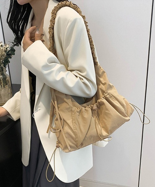 Miniministore(ミニミニストア)の「ショルダーバッグギャザーナイロンバッグ(ショルダーバッグ・レディース・ブラック/グレー/カーキ/アイボリー/ベージュ・FREE)」の4枚目の写真