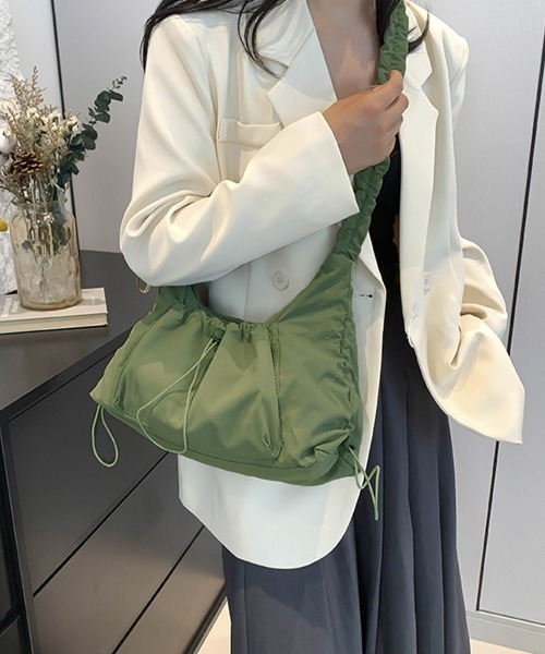 Miniministore(ミニミニストア)の「ショルダーバッグギャザーナイロンバッグ(ショルダーバッグ・レディース・ブラック/グレー/カーキ/アイボリー/ベージュ・FREE)」の5枚目の写真