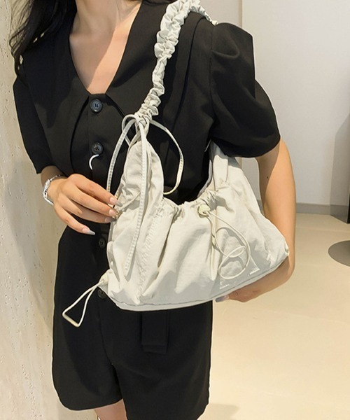 Miniministore(ミニミニストア)の「ショルダーバッグギャザーナイロンバッグ(ショルダーバッグ・レディース・ブラック/グレー/カーキ/アイボリー/ベージュ・FREE)」の2枚目の写真