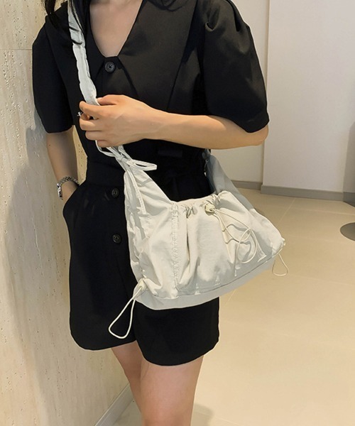 Miniministore(ミニミニストア)の「ショルダーバッグギャザーナイロンバッグ(ショルダーバッグ・レディース・ブラック/グレー/カーキ/アイボリー/ベージュ・FREE)」の11枚目の写真