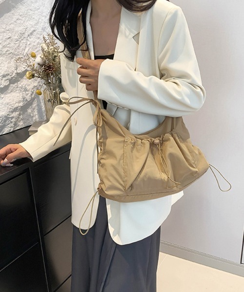 Miniministore(ミニミニストア)の「ショルダーバッグギャザーナイロンバッグ(ショルダーバッグ・レディース・ブラック/グレー/カーキ/アイボリー/ベージュ・FREE)」の14枚目の写真