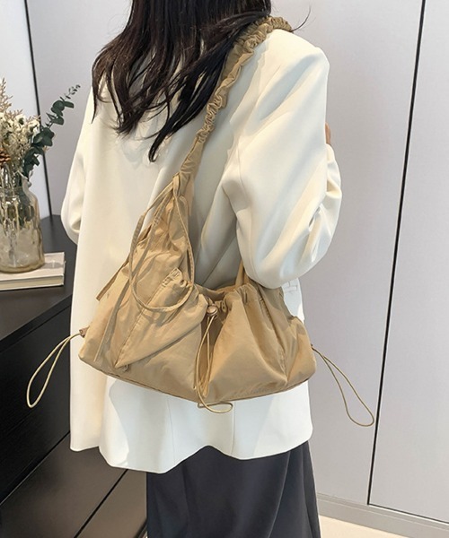 Miniministore(ミニミニストア)の「ショルダーバッグギャザーナイロンバッグ(ショルダーバッグ・レディース・ブラック/グレー/カーキ/アイボリー/ベージュ・FREE)」の15枚目の写真