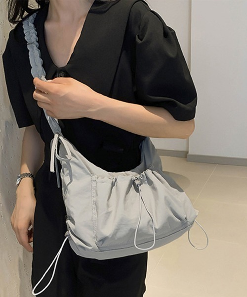 Miniministore(ミニミニストア)の「ショルダーバッグギャザーナイロンバッグ(ショルダーバッグ・レディース・ブラック/グレー/カーキ/アイボリー/ベージュ・FREE)」の17枚目の写真