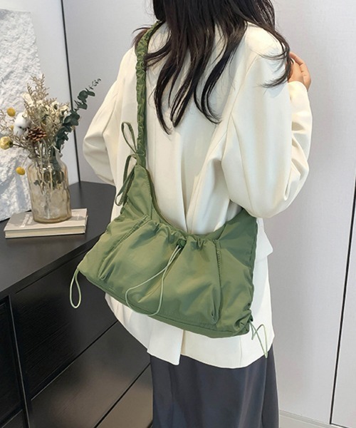 Miniministore(ミニミニストア)の「ショルダーバッグギャザーナイロンバッグ(ショルダーバッグ・レディース・ブラック/グレー/カーキ/アイボリー/ベージュ・FREE)」の22枚目の写真