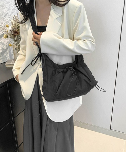 Miniministore(ミニミニストア)の「ショルダーバッグギャザーナイロンバッグ(ショルダーバッグ・レディース・ブラック/グレー/カーキ/アイボリー/ベージュ・FREE)」の6枚目の写真