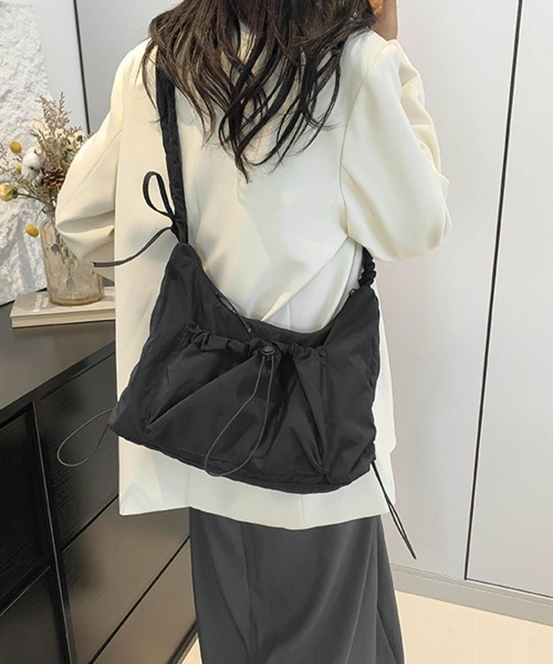 Miniministore(ミニミニストア)の「ショルダーバッグギャザーナイロンバッグ(ショルダーバッグ・レディース・ブラック/グレー/カーキ/アイボリー/ベージュ・FREE)」の9枚目の写真