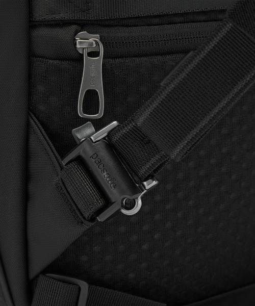 pacsafe(パックセーフ)の「pacsafe/パックセーフ V 16L All-around Backpack(バックパック/リュック・メンズ・ブラック・FREE)」の7枚目の写真