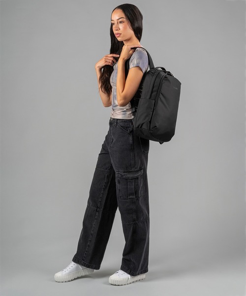 pacsafe(パックセーフ)の「pacsafe/パックセーフ V 16L All-around Backpack(バックパック/リュック・メンズ・ブラック・FREE)」の17枚目の写真