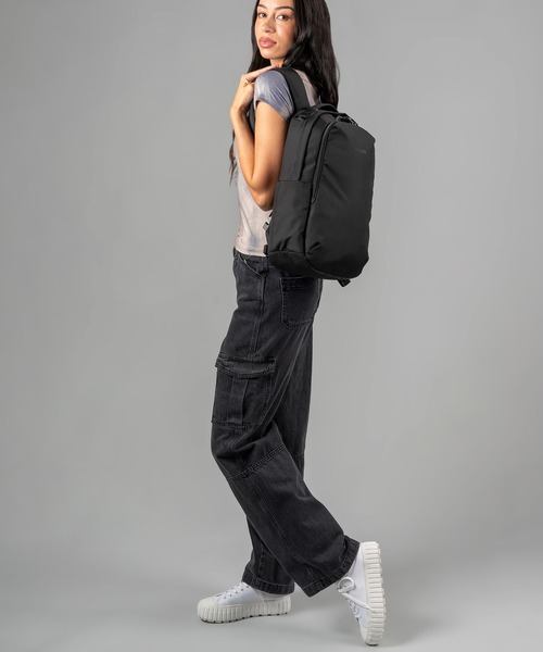 pacsafe(パックセーフ)の「pacsafe/パックセーフ V 16L All-around Backpack(バックパック/リュック・メンズ・ブラック・FREE)」の19枚目の写真