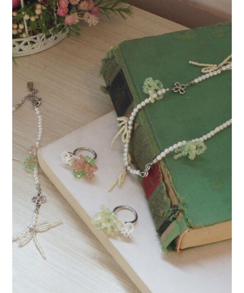 merry jenny（メリージェニー）の「お花畑のネックレス（ネックレス・レディース・イエロー/ピンク・FREE）」の4枚目の写真