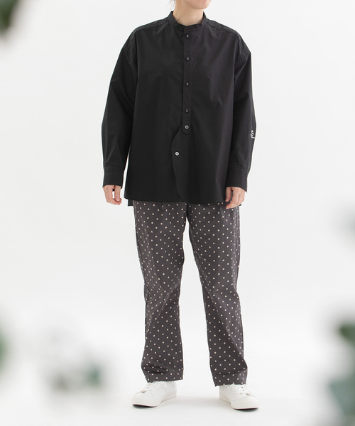 nop de nod(ノップドゥノッド)の「コットンサテンペグトップゆるスリムパンツ(その他パンツ・レディース・ネイビー/ダークグレー/ブラック・M)」の17枚目の写真