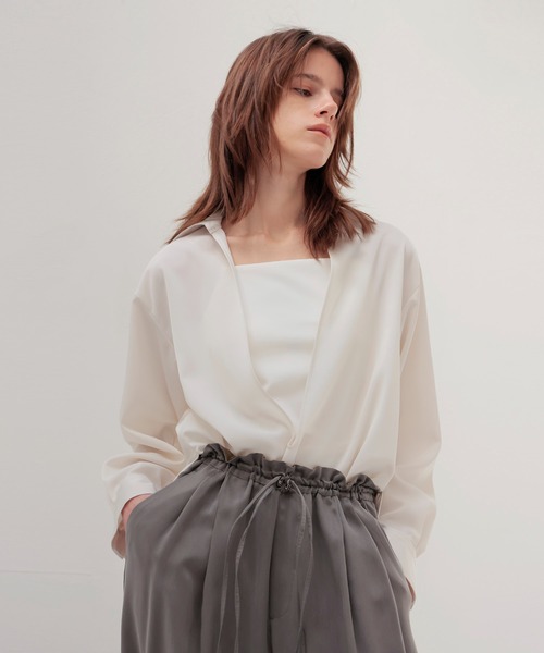 DRESSLAVE(ドレスレイブ)の「deep skipper shirt(ディープスキッパーシャツ)(シャツ/ブラウス・レディース・ホワイト/ネイビー・38)」の1枚目の写真