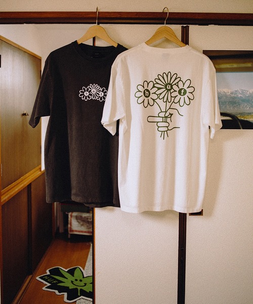 HUF(ハフ)の「HAND PICK TEE(Tシャツ/カットソー・メンズ・オレンジ/ブラック/ホワイト・LARGE/X-LARGE/XX-LARGE/X-SMALL/SMALL/MEDIUM)」の4枚目の写真