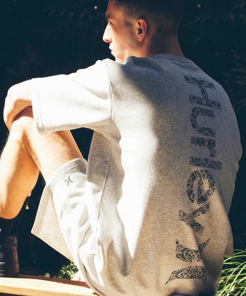 Hurley (ハーレー)の「【Hurley/ハーレー】バックプリントTシャツ 吸汗速乾 TERRY TRIBAL OAO OVRSZD SS TEE(Tシャツ/カットソー・メンズ・ピンク/カーキブラウン/ヘザーグレー/グレー系その他/ブラック/ブルーグレー・LARGE/MEDIUM/SMALL/X-LARGE)」の2枚目の写真