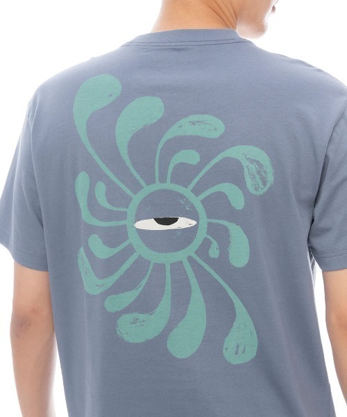 RVCA(ルーカ)の「RVCA メンズ 【LAURYN ALVAREZ】 LA EYE SWIRL POCKET SS Tシャツ 【2025年春夏モデル】/ルーカ胸ポケットバックプリント半袖Tシャツ(Tシャツ/カットソー・メンズ・ブルー系その他・X-LARGE/LARGE/MEDIUM/SMALL)」の5枚目の写真