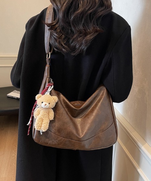 gossip!ロサンゼルス(ゴシップロサンゼルス)の「【Y2Kガーリー】ヴィンテージライクショルダーバッグ(A5対応)(ショルダーバッグ・レディース・オフホワイト/ブラック/ダークブラウン・FREE)」の11枚目の写真