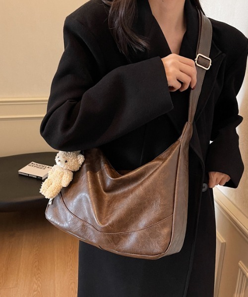 gossip!ロサンゼルス(ゴシップロサンゼルス)の「【Y2Kガーリー】ヴィンテージライクショルダーバッグ(A5対応)(ショルダーバッグ・レディース・オフホワイト/ブラック/ダークブラウン・FREE)」の13枚目の写真