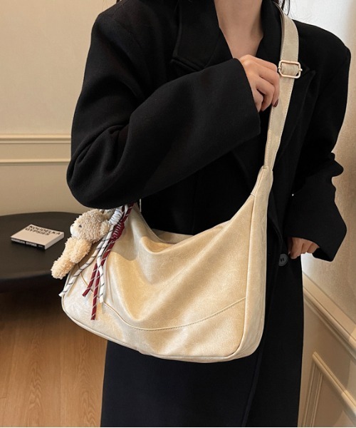 gossip!ロサンゼルス(ゴシップロサンゼルス)の「【Y2Kガーリー】ヴィンテージライクショルダーバッグ(A5対応)(ショルダーバッグ・レディース・オフホワイト/ブラック/ダークブラウン・FREE)」の19枚目の写真