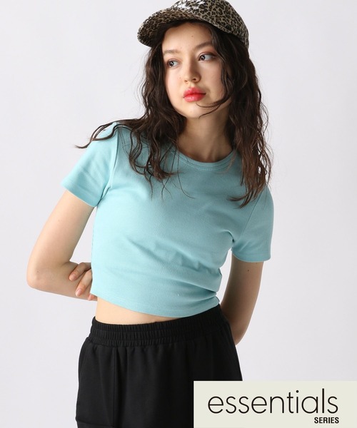 FOREVER 21（フォーエバー トゥエンティーワン）の「【2025SS】リブコンパクトクロップドＴシャツ（Tシャツ/カットソー・レディース・ブラック/ブルー/オフホワイト/イエロー・LARGE/MEDIUM/SMALL）」の3枚目の写真