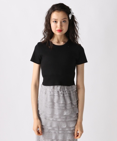 FOREVER 21（フォーエバー トゥエンティーワン）の「【2025SS】リブコンパクトクロップドＴシャツ（Tシャツ/カットソー・レディース・ブラック/ブルー/オフホワイト/イエロー・LARGE/MEDIUM/SMALL）」の15枚目の写真