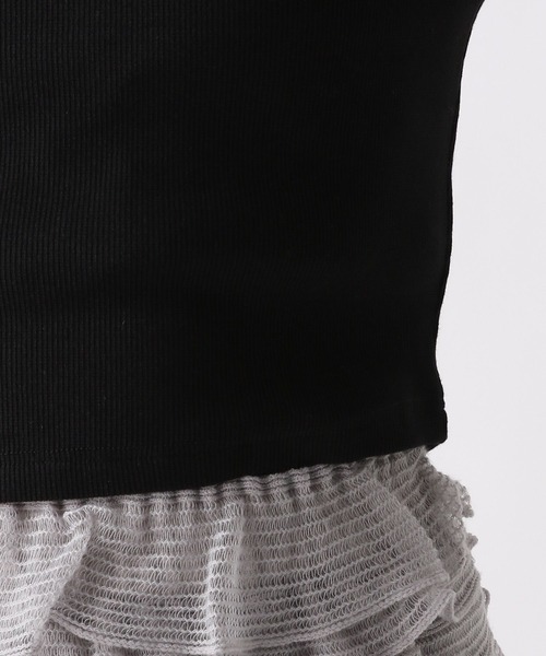 FOREVER 21（フォーエバー トゥエンティーワン）の「【2025SS】リブコンパクトクロップドＴシャツ（Tシャツ/カットソー・レディース・ブラック/ブルー/オフホワイト/イエロー・LARGE/MEDIUM/SMALL）」の9枚目の写真