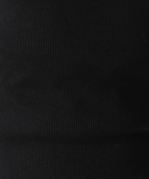 FOREVER 21（フォーエバー トゥエンティーワン）の「【2025SS】リブコンパクトクロップドＴシャツ（Tシャツ/カットソー・レディース・ブラック/ブルー/オフホワイト/イエロー・LARGE/MEDIUM/SMALL）」の8枚目の写真