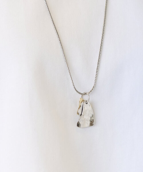 BEARDSLEY(ビアズリー)の「3ピースプレートモチーフネックレス(ネックレス・レディース・シルバー・FREE)」の4枚目の写真