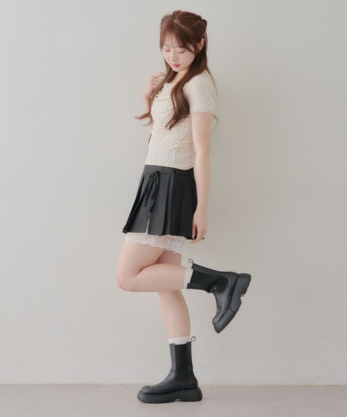 Another Branch olive des olive（アナザーブランチオリーブデオリーブ）の「裾レースミニプリーツスカート（スカート・レディース・ブラック/チャコールグレー・FREE）」の15枚目の写真