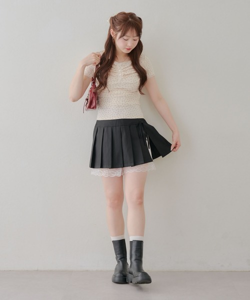 Another Branch olive des olive（アナザーブランチオリーブデオリーブ）の「裾レースミニプリーツスカート（スカート・レディース・ブラック/チャコールグレー・FREE）」の12枚目の写真