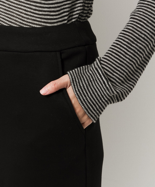 AMERICAN RAG CIE（アメリカンラグシー）の「AMERICAN RAG CIEシルエットダンボールスカート/210-AHS-L161-SK006（スカート・レディース・ブラック/カーキ・FREE）」の20枚目の写真