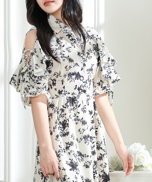 Lace Ladies(レースレディース)の「フラワー プリント 袖コンシャス 半袖 ワンピース(ワンピース・レディース・ラベンダー/アイボリー/ブラック・S/FREE)」の1枚目の写真