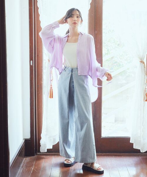 earth music&ecology（アースミュージックアンドエコロジー）の「フロントタックデニムパンツ（デニムパンツ・レディース・ライトインディゴブルー/ブラック・S/M）」の6枚目の写真