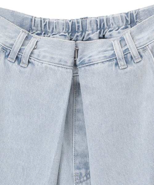 earth music&ecology（アースミュージックアンドエコロジー）の「フロントタックデニムパンツ（デニムパンツ・レディース・ライトインディゴブルー/ブラック・S/M）」の10枚目の写真