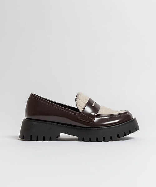 A de Vivre(アドゥヴィーヴル)の「サステナブル 晴雨兼用 トラックソールローファー(ローファー・レディース・グレー/ブラック・M/L/S/LL)」の9枚目の写真