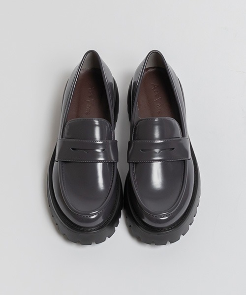 A de Vivre(アドゥヴィーヴル)の「サステナブル 晴雨兼用 トラックソールローファー(ローファー・レディース・グレー/ブラック・M/L/S/LL)」の13枚目の写真