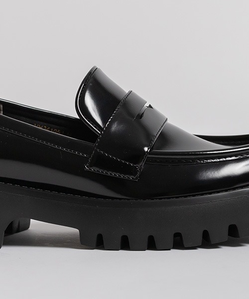 A de Vivre(アドゥヴィーヴル)の「サステナブル 晴雨兼用 トラックソールローファー(ローファー・レディース・グレー/ブラック・M/L/S/LL)」の14枚目の写真