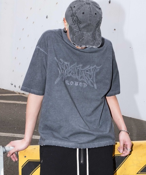 SHORT ROUND（ショートラウンド）の「SHORT ROUND/コールドダイダメージアップリケT（Tシャツ/カットソー・メンズ・グレー/スミクロ・LARGE/MEDIUM）」の9枚目の写真