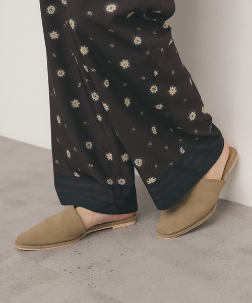 KBF（ケイビーエフ）の「スエードライクフラットシューズ（その他シューズ・レディース・ベージュ/キャメル・38/37）」の10枚目の写真