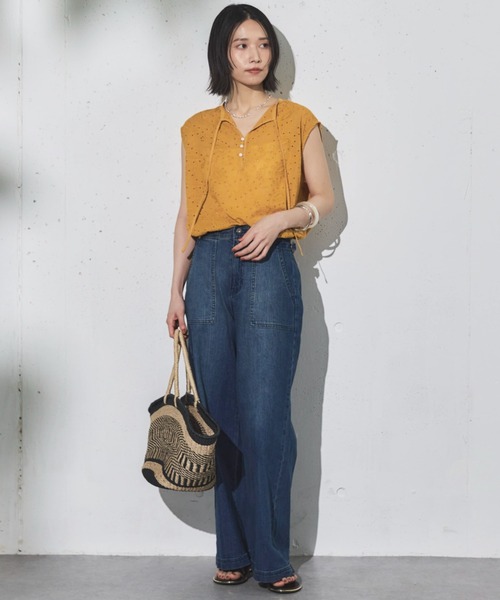 Doux archives(ドゥアルシーヴ)の「レースノースリブラウス(シャツ/ブラウス・レディース・イエロー/サックスブルー/オフホワイト・FREE)」の6枚目の写真