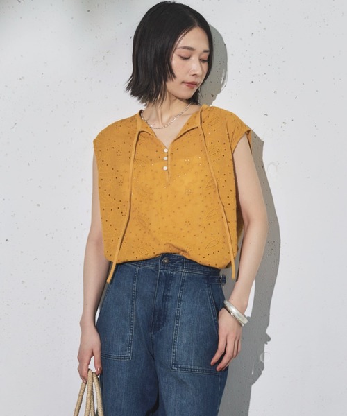 Doux archives(ドゥアルシーヴ)の「レースノースリブラウス(シャツ/ブラウス・レディース・イエロー/サックスブルー/オフホワイト・FREE)」の13枚目の写真