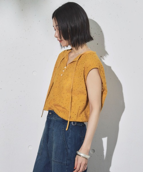 Doux archives(ドゥアルシーヴ)の「レースノースリブラウス(シャツ/ブラウス・レディース・イエロー/サックスブルー/オフホワイト・FREE)」の15枚目の写真